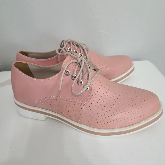 Pink Oxfords size 8 - Picture 1 of 8
